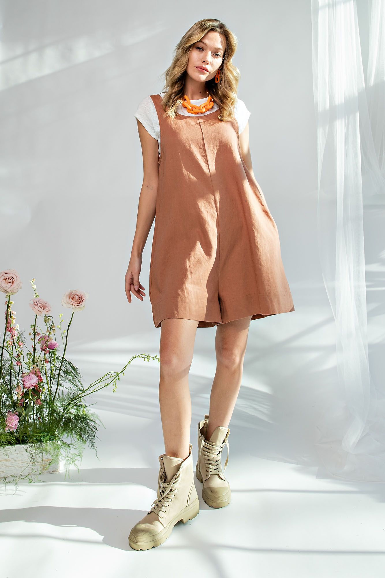 SLEEVELESS LINEN WIDE BOTTOM ROMPER