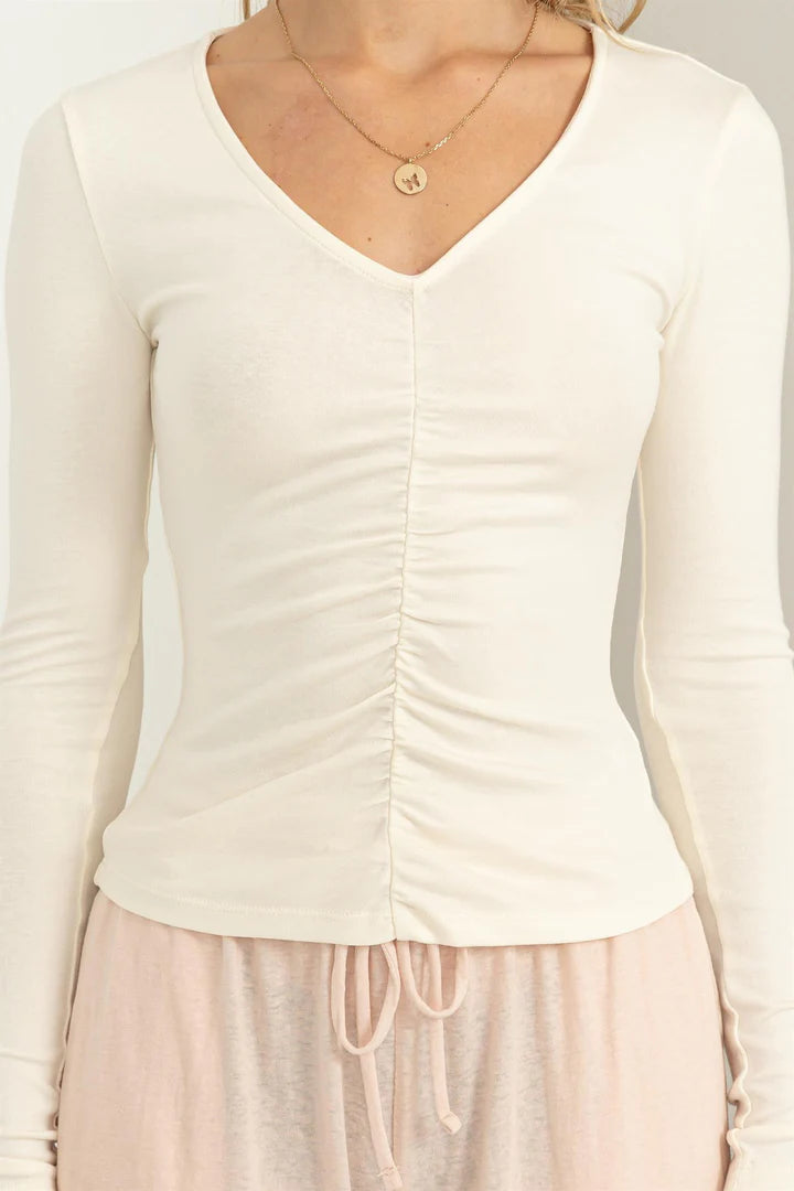 EASYGOING CUTIE CENTER RUCHED TOP