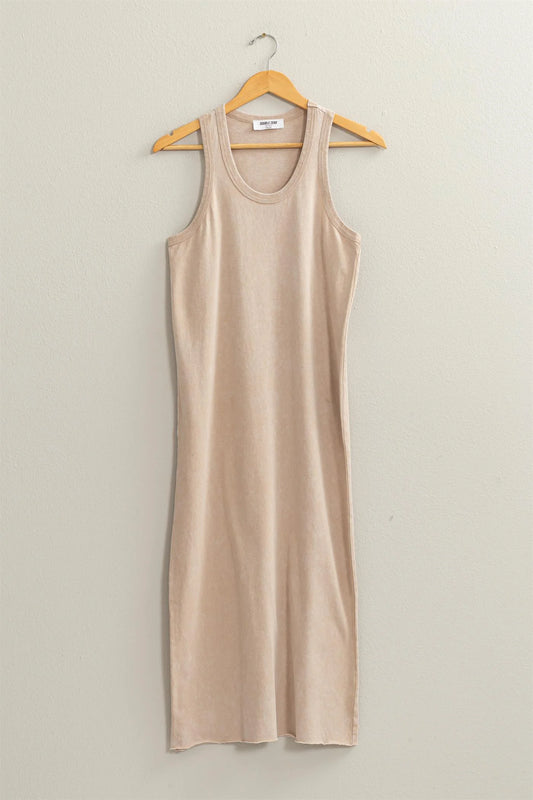 SLEEVELESS SHIFT MIDI DRESS - TAN
